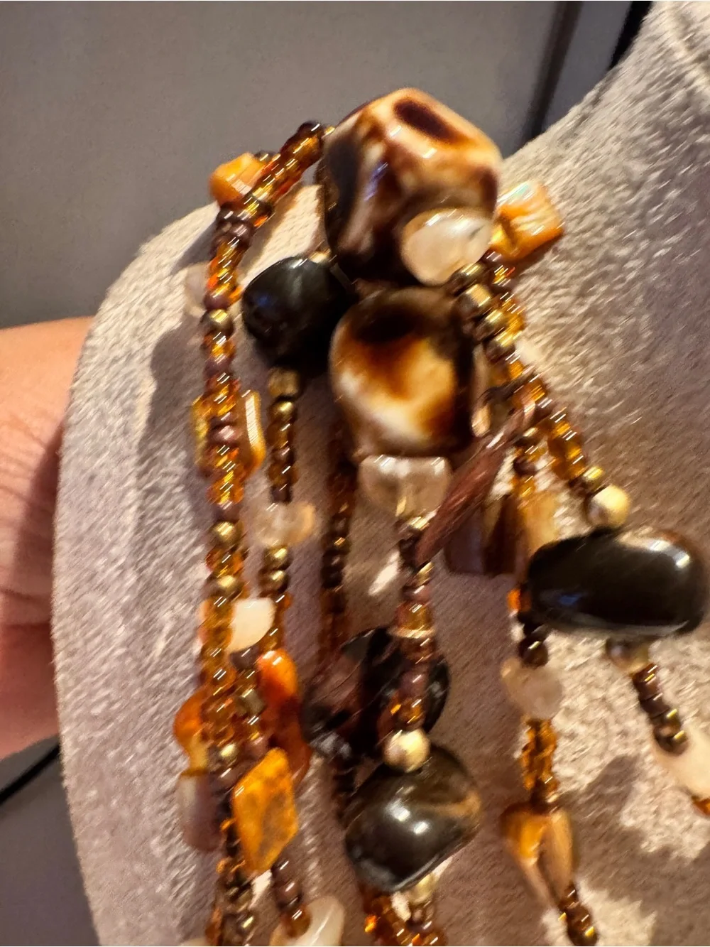 Vintage Brown and Amber tone Beaded and shell Women's Necklace - Picture 9 of 12